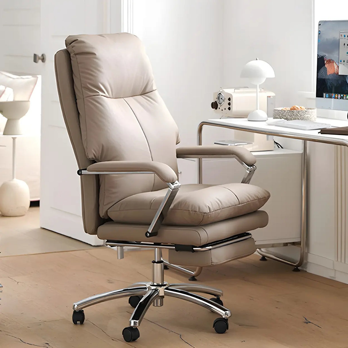 Adjustable Footrest Swivel Leather Lounge Office Chair Image - 1