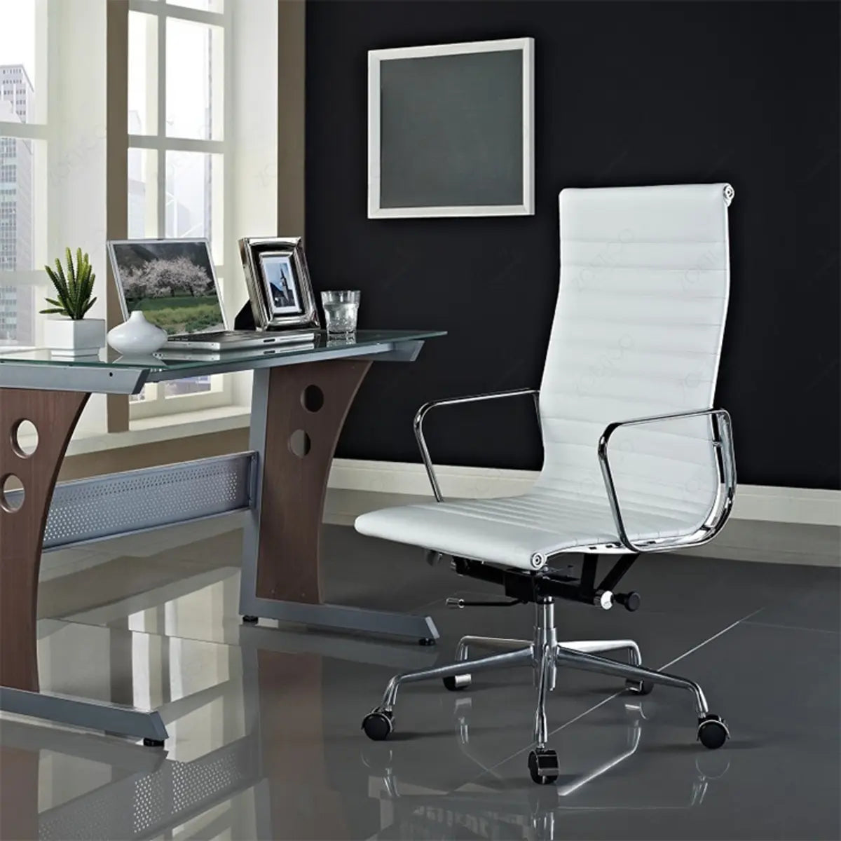 Adjustable Seat Height Ergonomic Faux Leather Office Chair Image - 4
