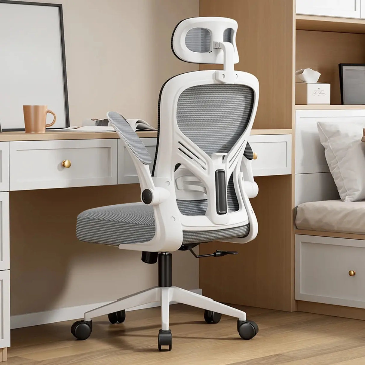 Adjustable Tilt Mechanism Swivel High-Back Office Chair Image - 4