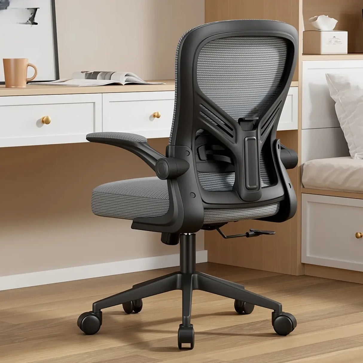 Adjustable Tilt Mechanism Swivel High-Back Office Chair Image - 6