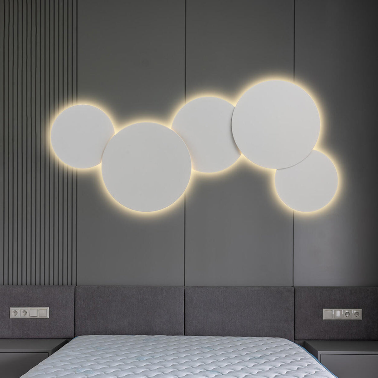 Artistic Geometric Circle LED Wall Light Image - 3