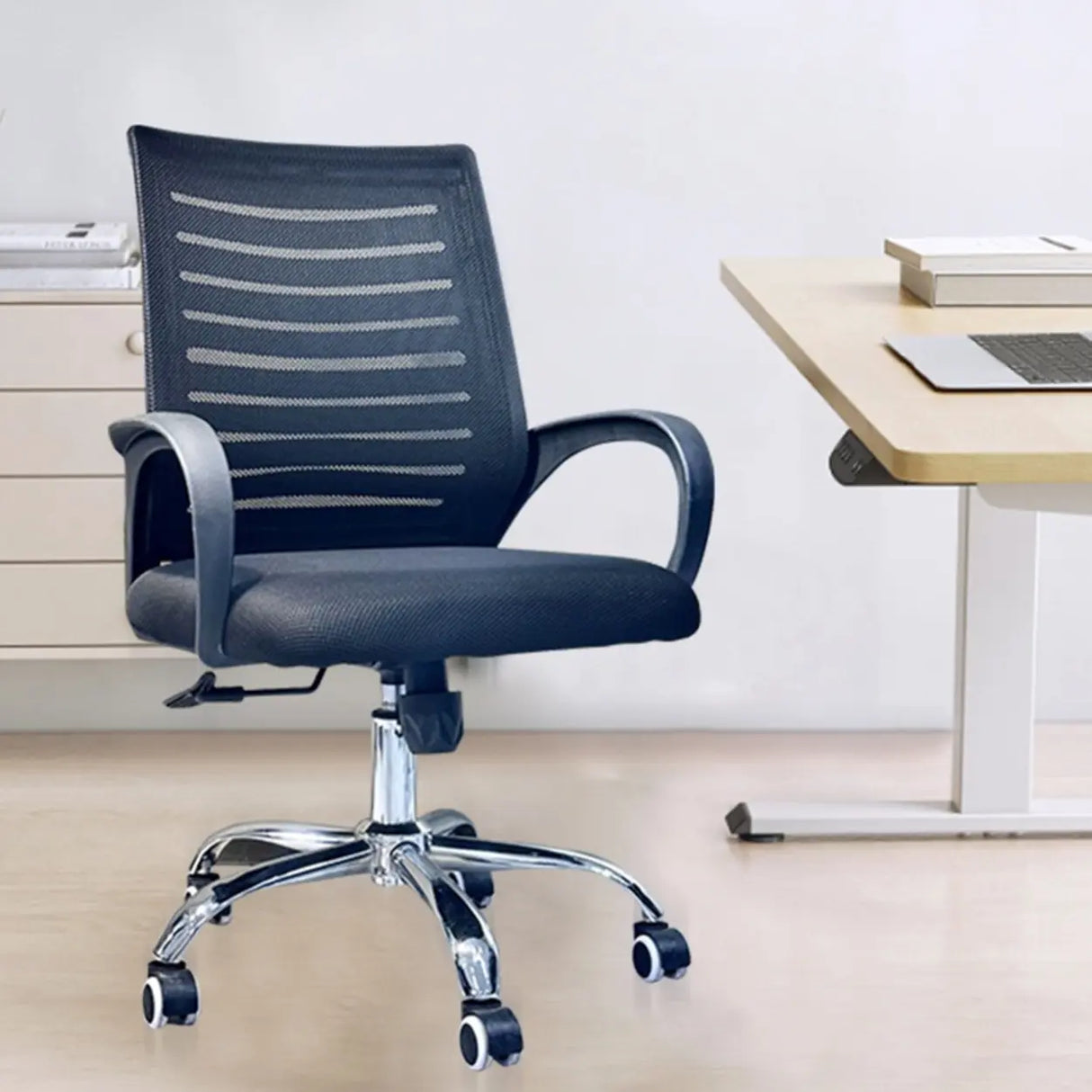 Black Adjustable Comfort Ergonomic Mesh Office Chair Image - 2
