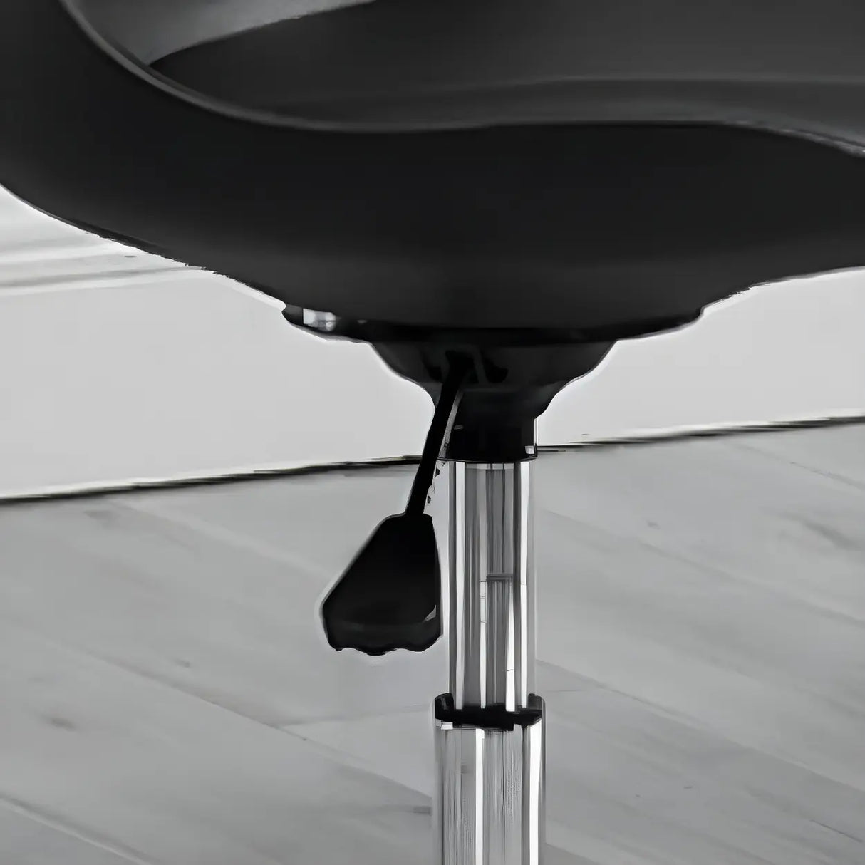 Black Modern Swivel Armless Metal Base Office Chair Image - 14
