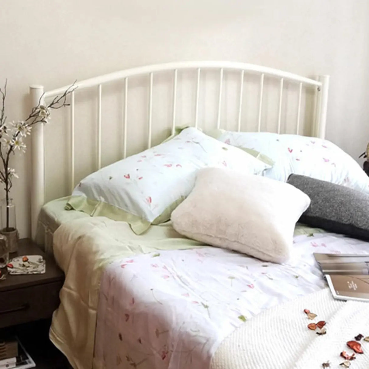 Black Queen Arched Metal Easy Assembly Open-Frame Bed Image - 9