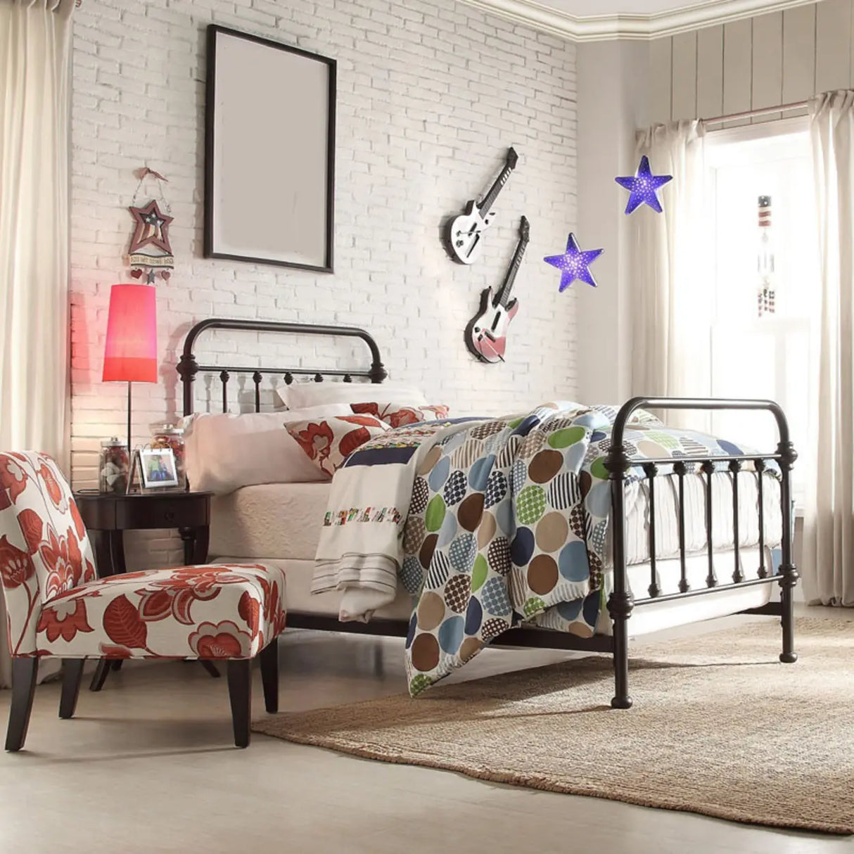 Black Queen Modern Metal Headboard and Footboard Bed Image - 3