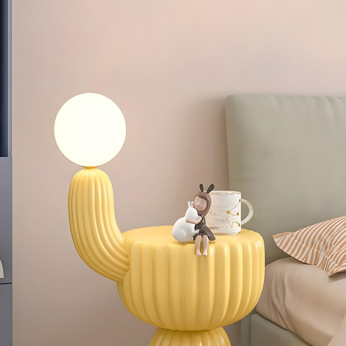 Cactus Multifunctional Green Side Table Floor Lamp Image - 8