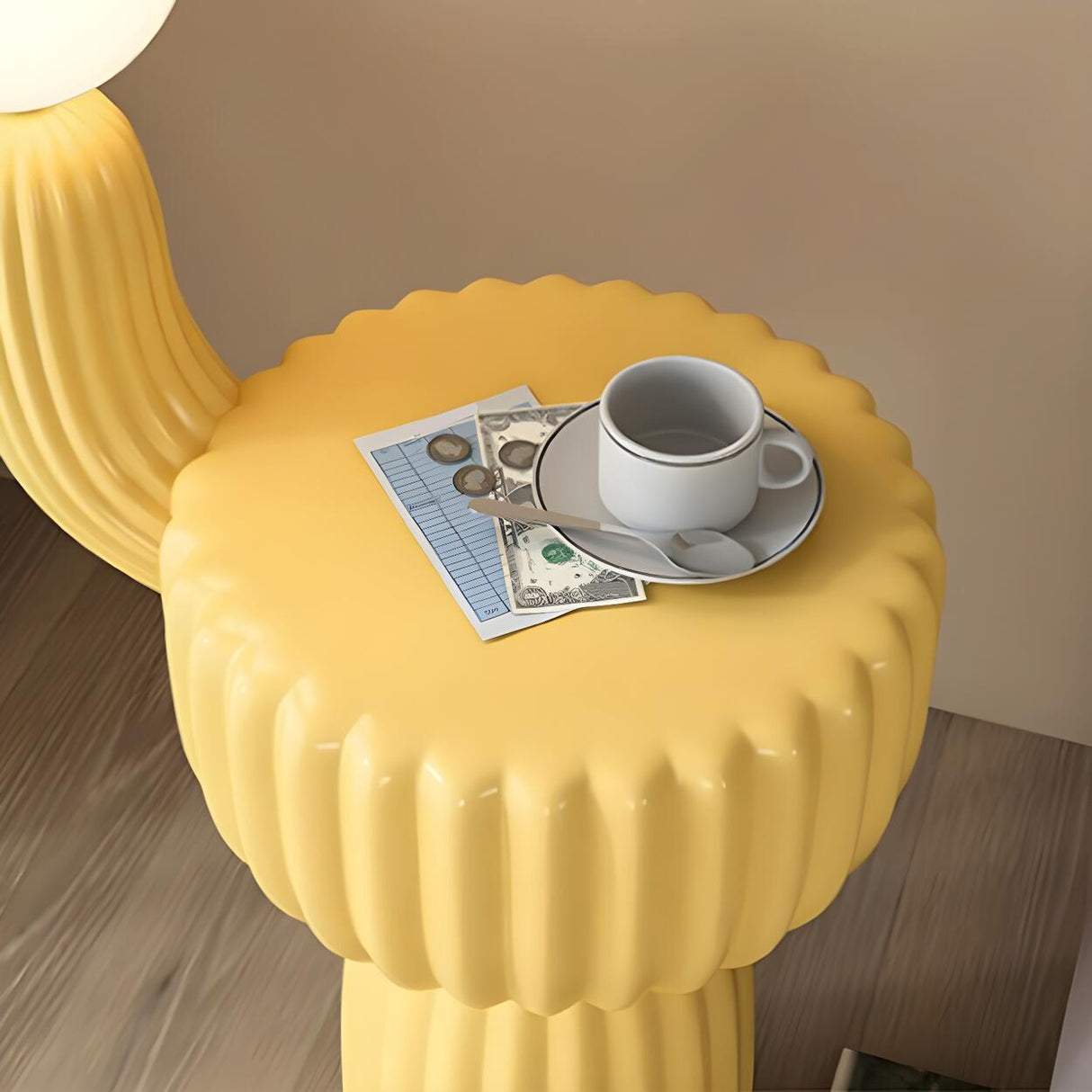 Cactus Multifunctional Green Side Table Floor Lamp Image - 9