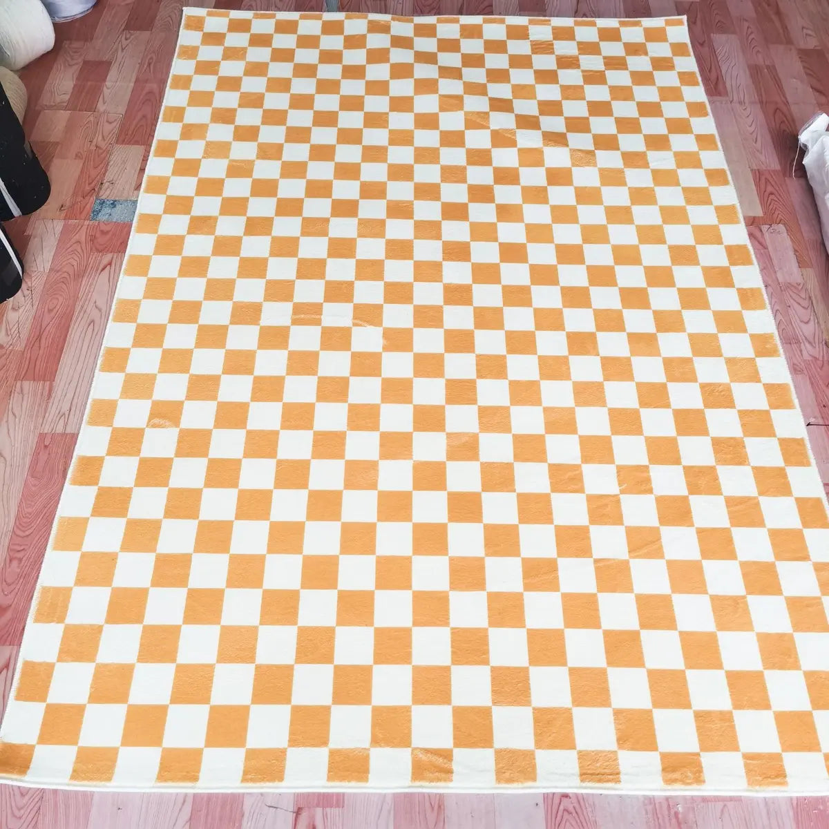 Checkerboard Polypropylene Green Rectangle Area Rug Image - 12