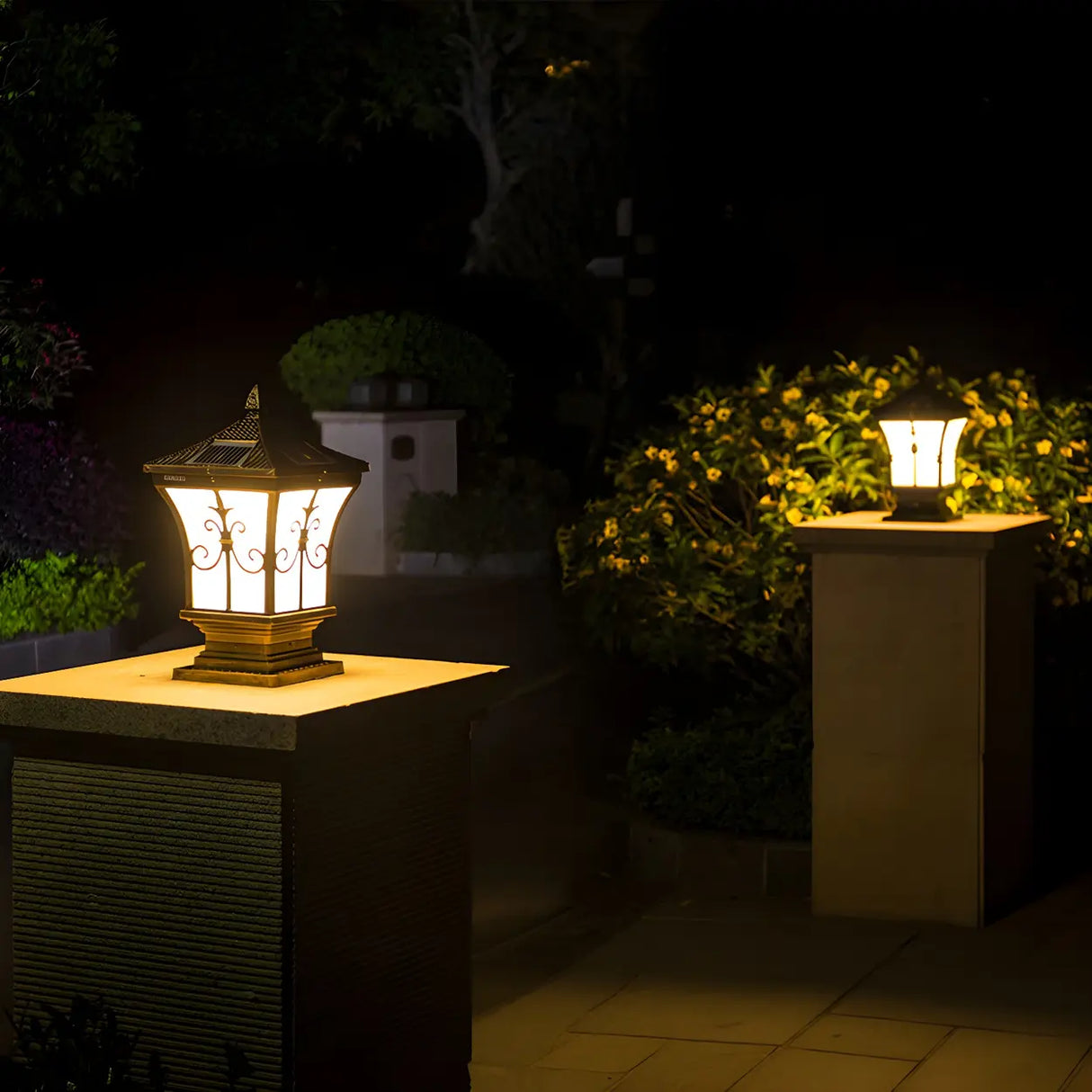 Classic Black Aluminum Vintage Solar Outdoor Post Light Image - 13