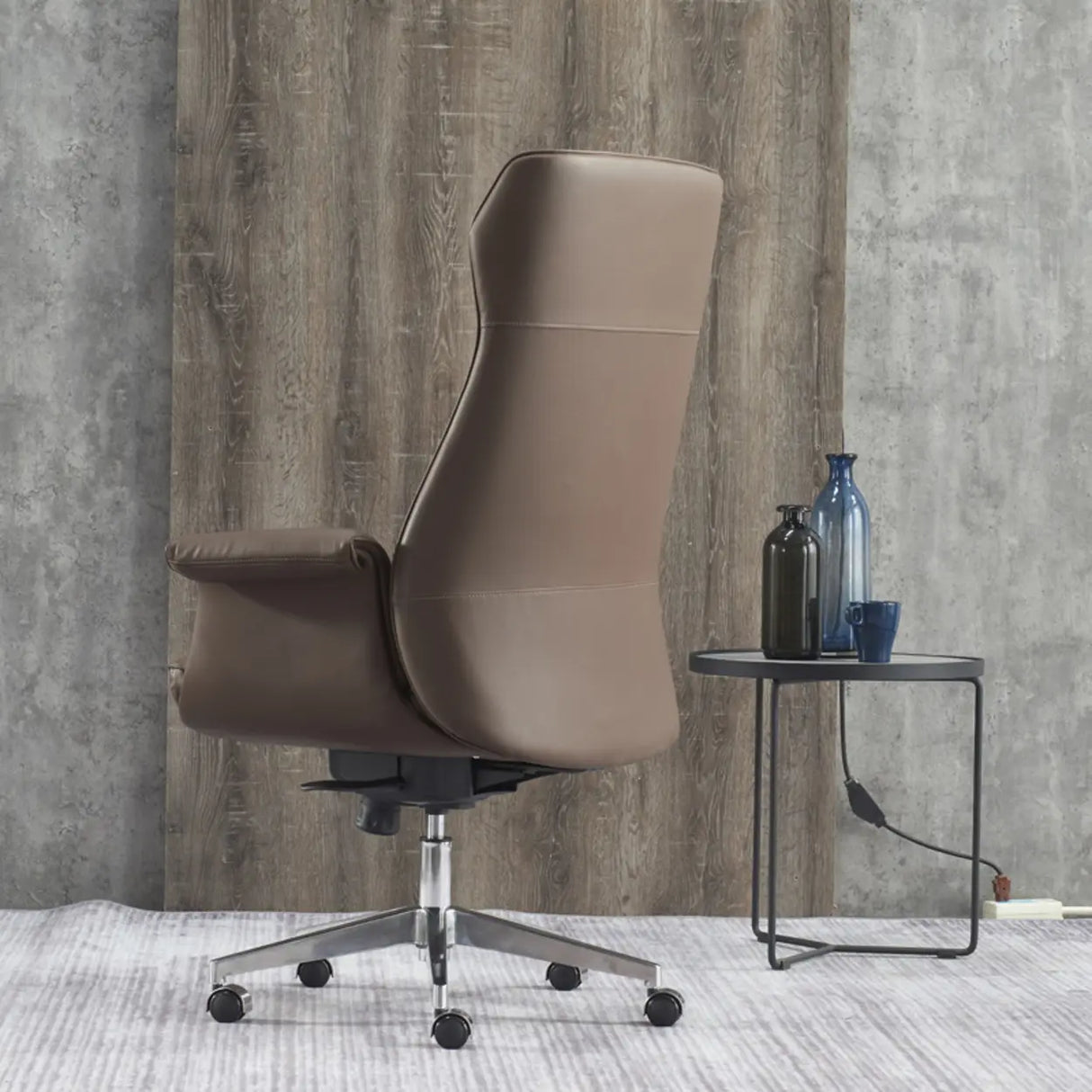 Contemporary Leather Swivel Ergonomic Brown Office Chair Image - 1