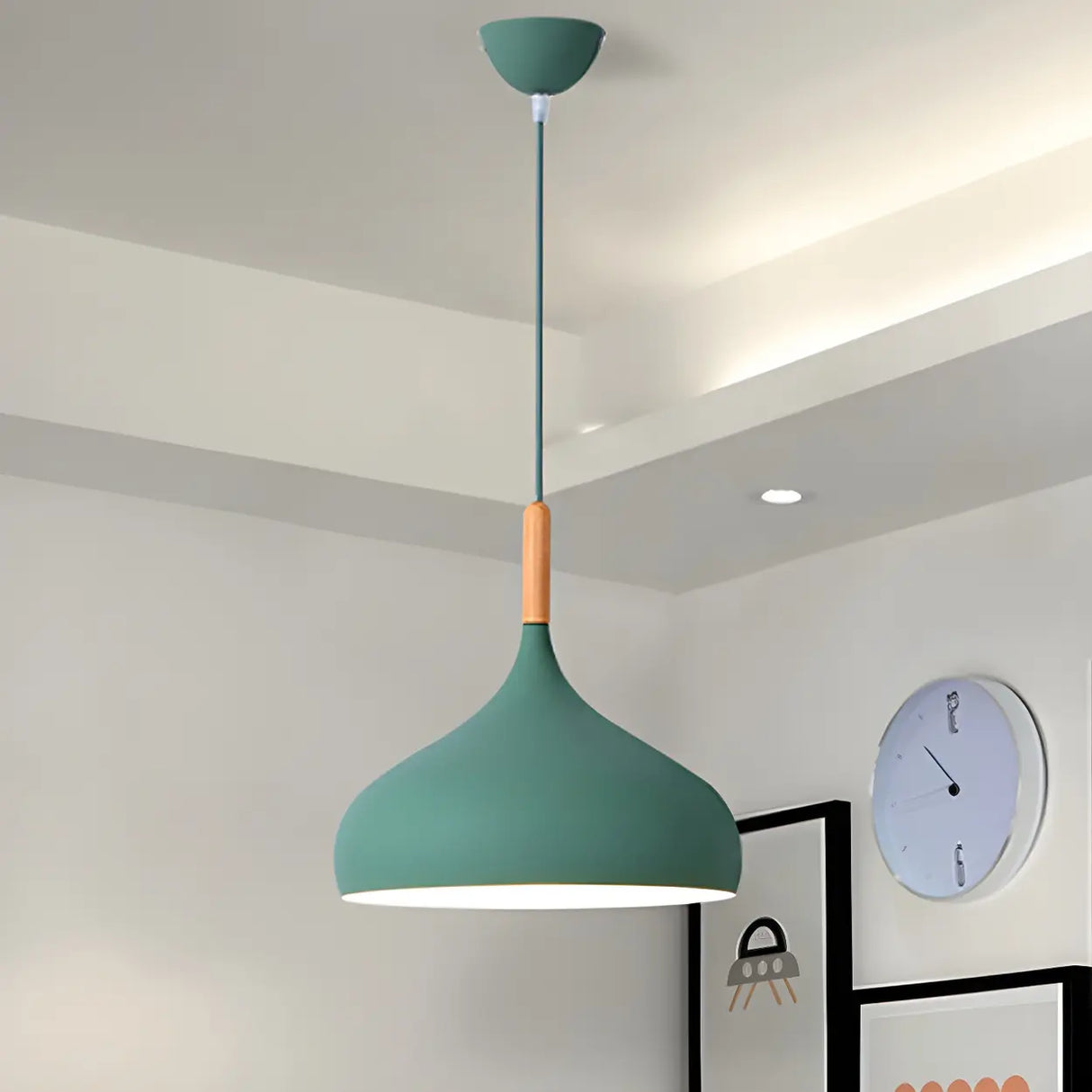Contemporary Metal Teardrop-Shaped Pendant Light Image - 7