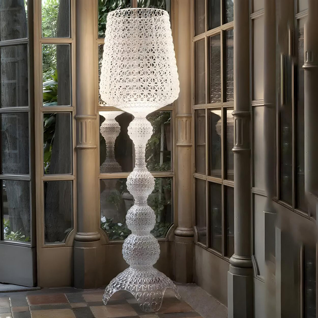 Creative Baroque Clear Acrylic Kabuki Floor Fixture Image - 1