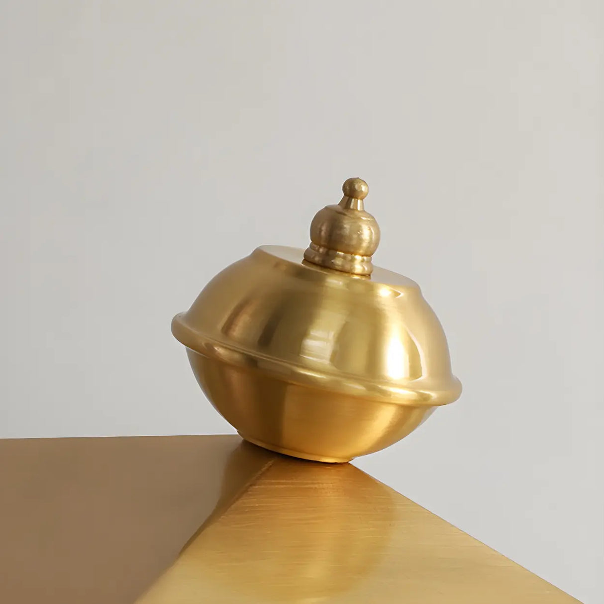 Elegant Chinese Square Gold Finish Garden Outdoor Lamp Image - 10