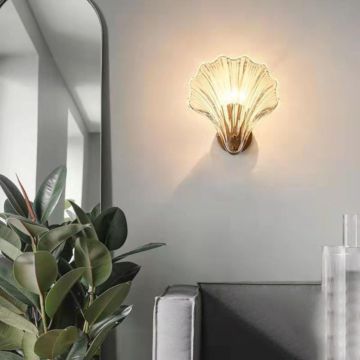 Elegant Gold Seashell Glass Vanity Wall Light Image - 4