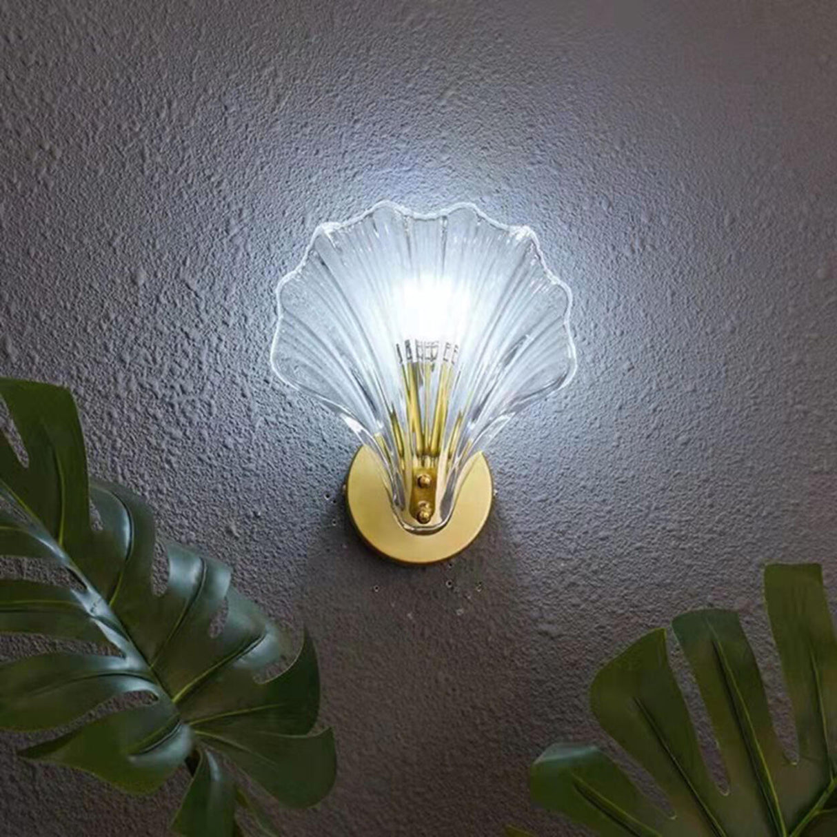 Elegant Gold Seashell Glass Vanity Wall Light Image - 6