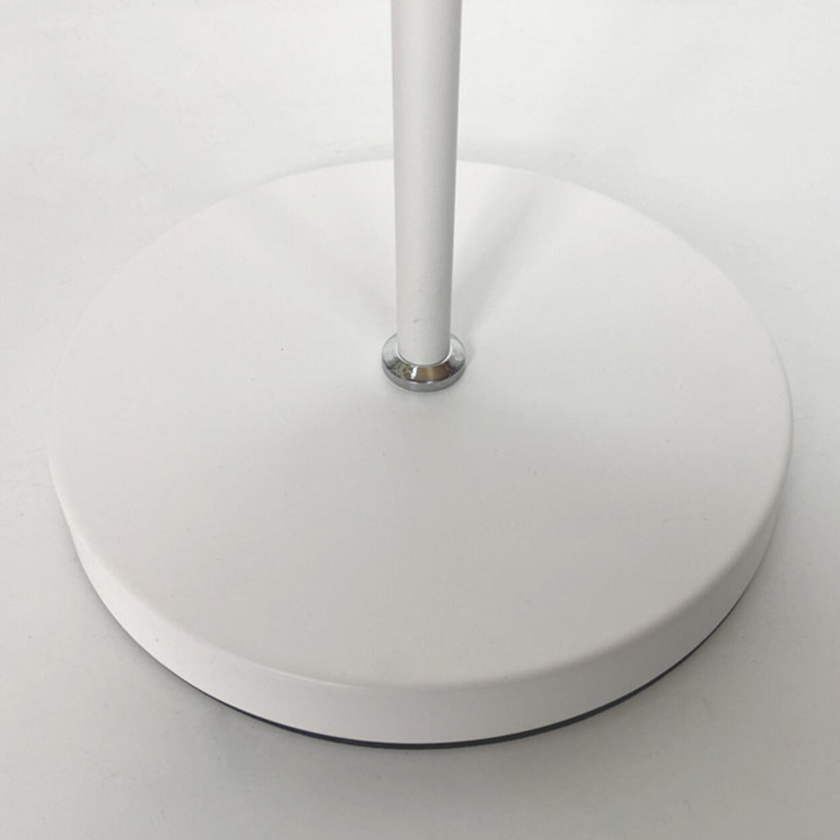 Elegant White Flower-Shaped Living Room Floor Lamp Image - 10