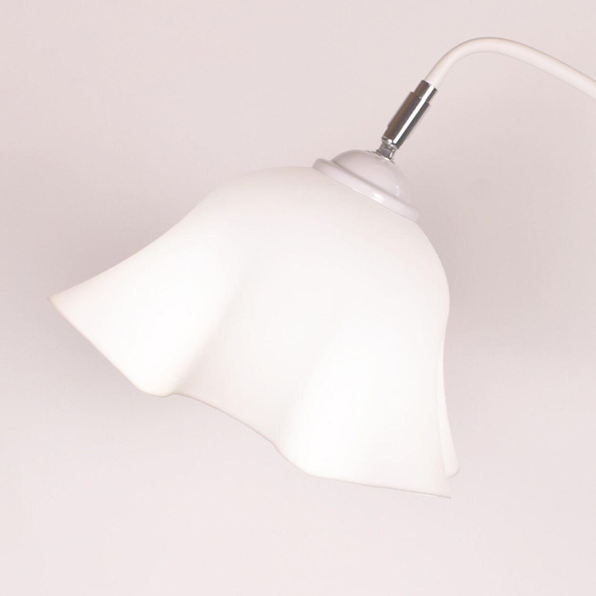 Elegant White Flower-Shaped Living Room Floor Lamp Image - 8