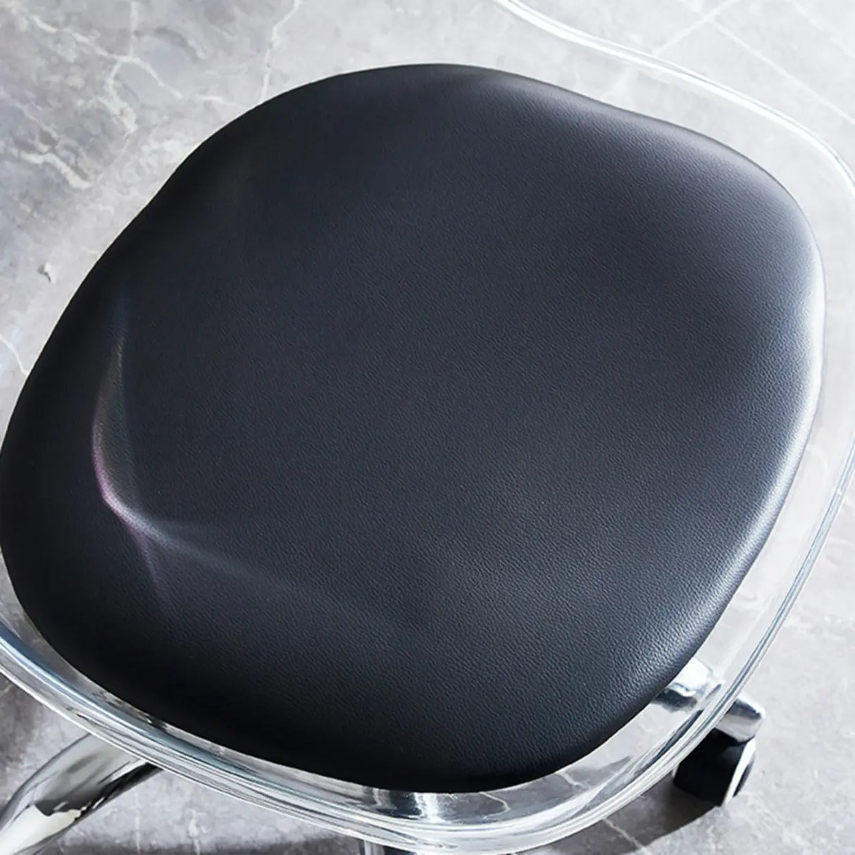 Ergonomic Faux Leather Seating Office Chair with Wheels Image - 12