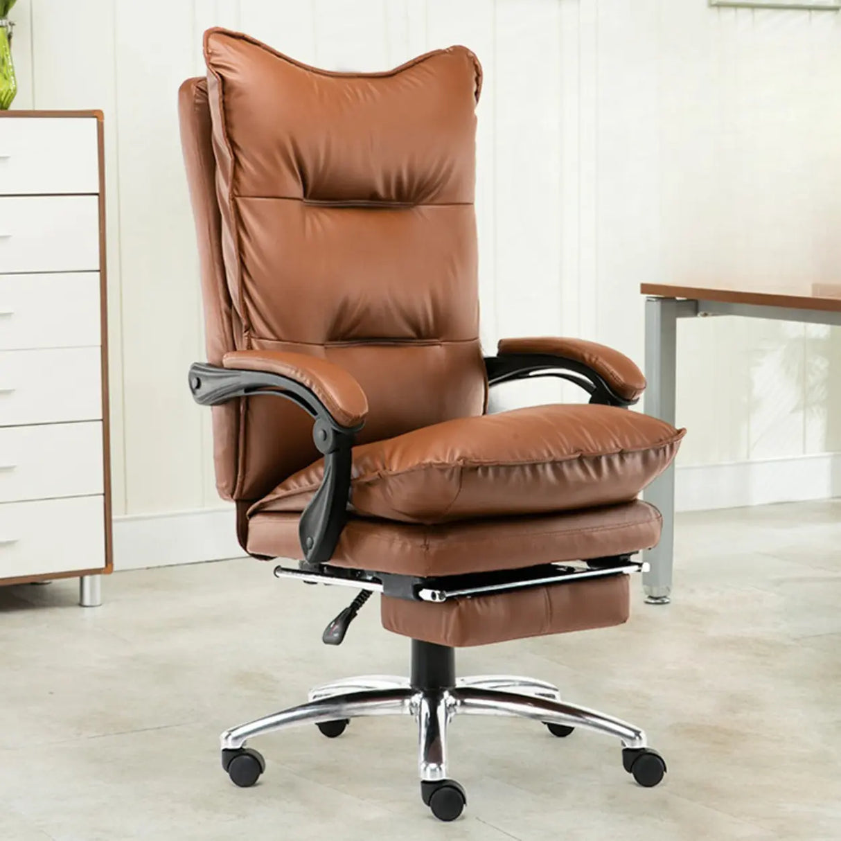 Ergonomic Swivel Wheels and Armrests Leather Office Chair Image - 5