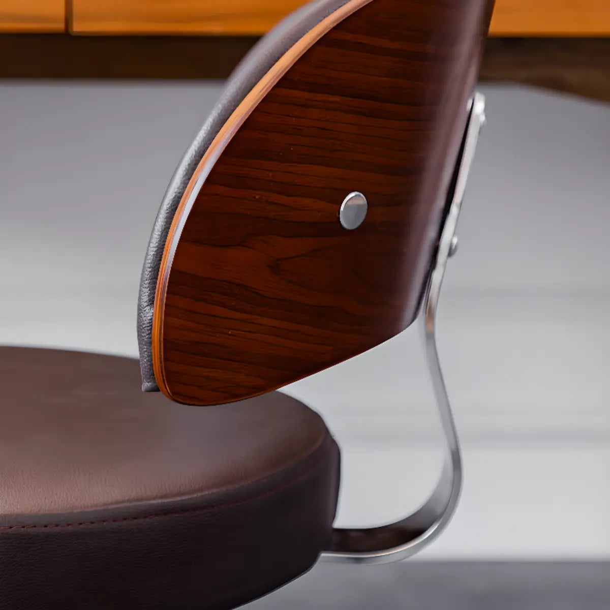 Green Ergonomic Leather Swivel Office Chair with Wheels Image - 15