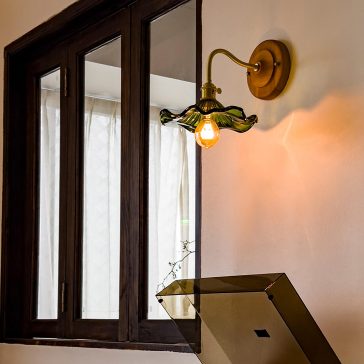 Green Flower Ruffled Glass Shade Wooden Wall Sconce – Homebaa