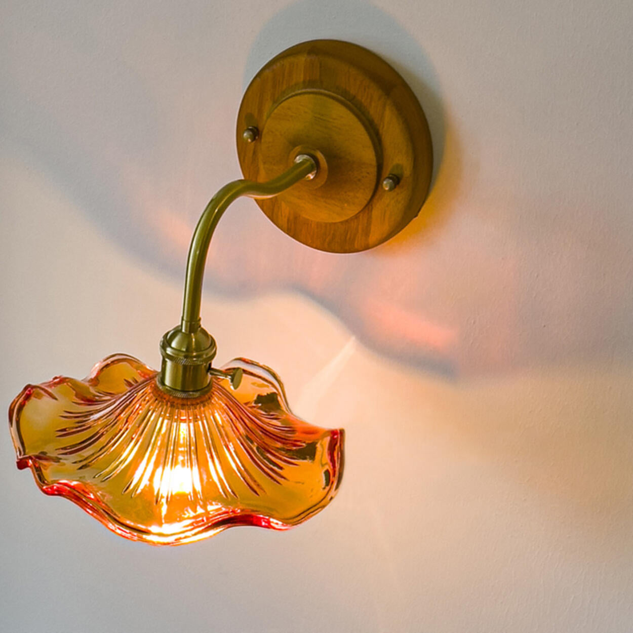 Green Flower Ruffled Glass Shade Wooden Wall Sconce – Homebaa