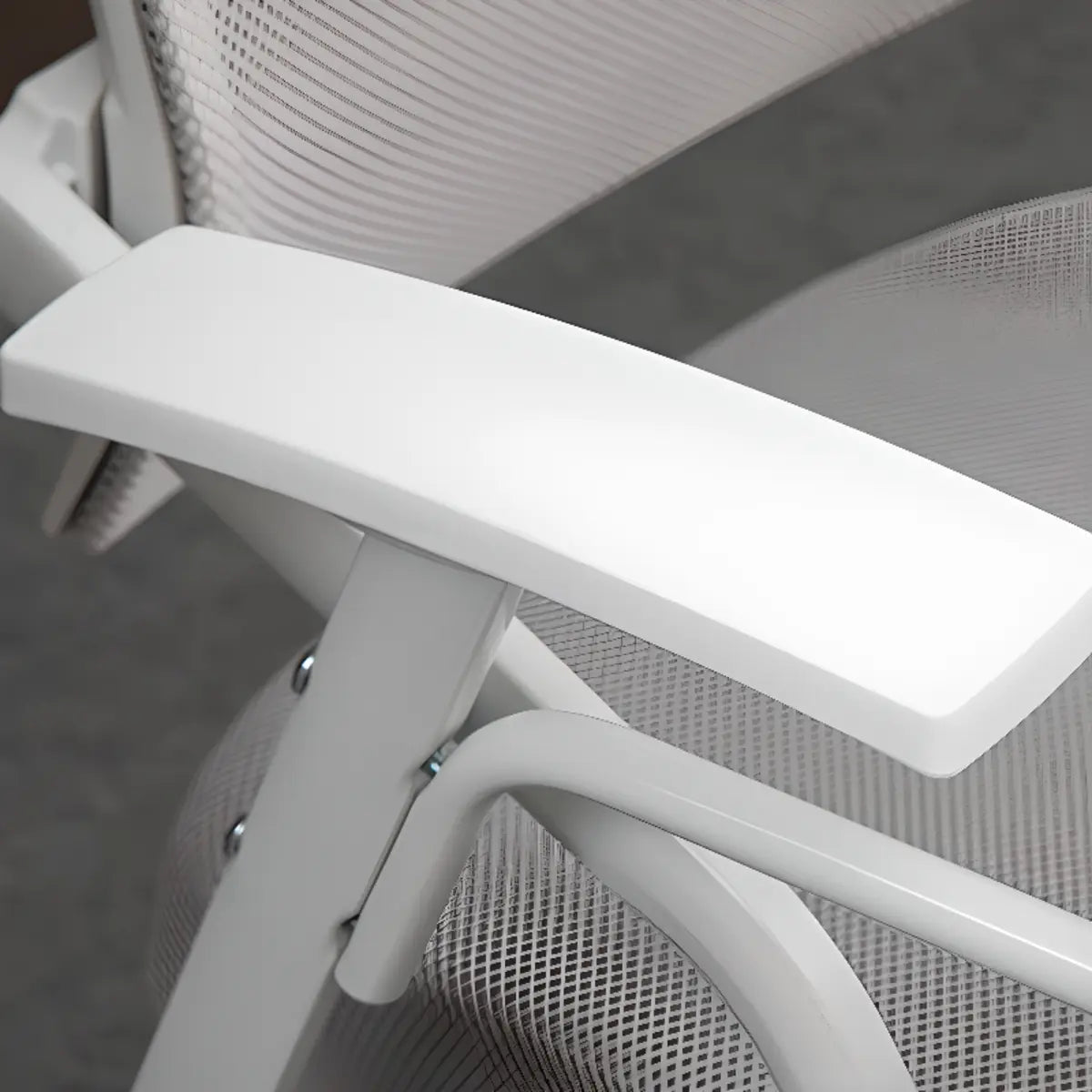 Green Modern Mesh Back Office Chair with Cushioned Seat Image - 8