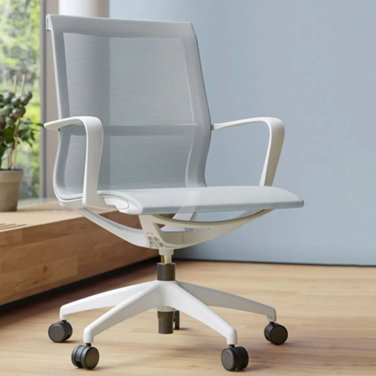 Green Tilt Mechanism Ergonomic Mesh Office Chair with Arms Image - 4