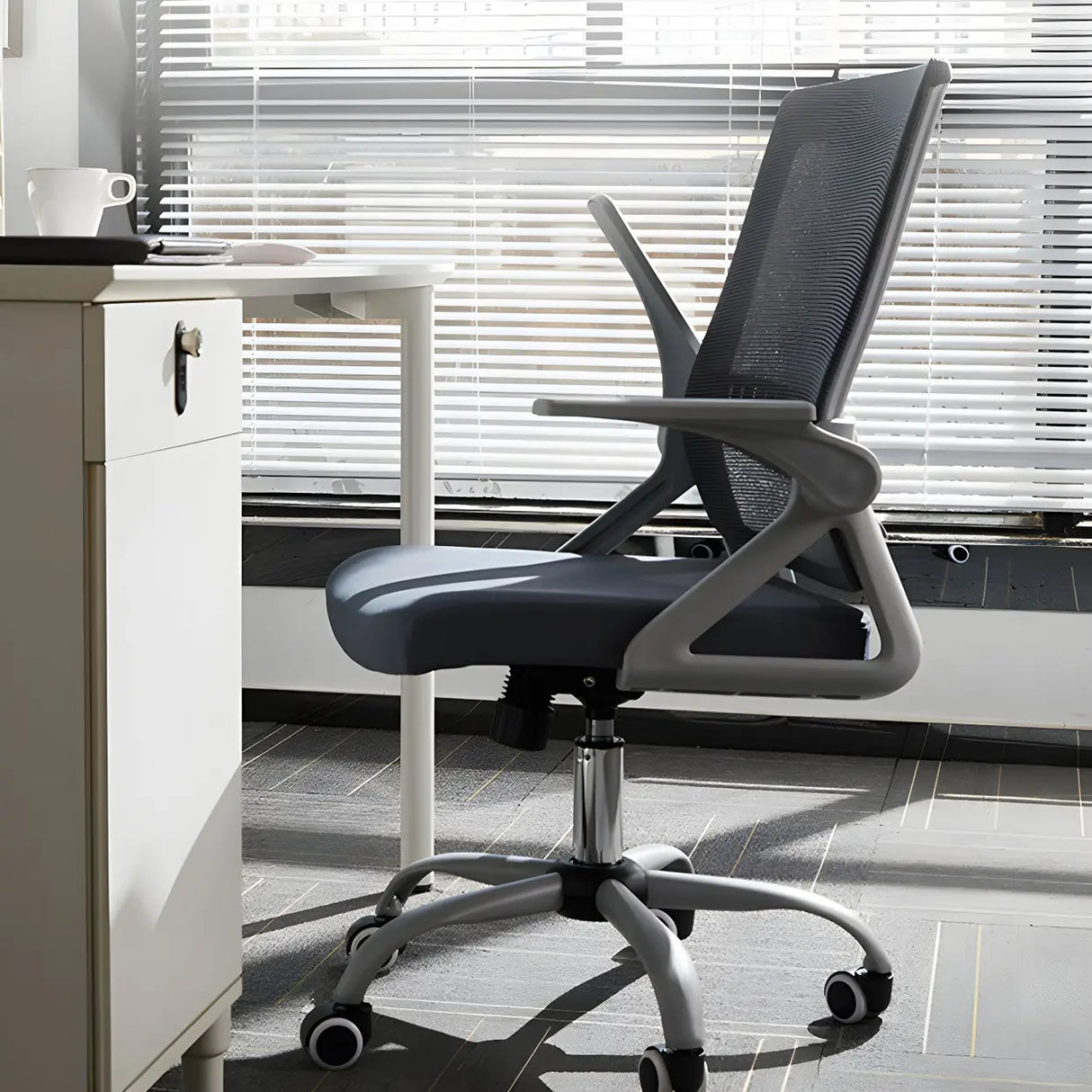 Grey Modern Ergonomic Mesh Office Chair with Wheels Image - 3