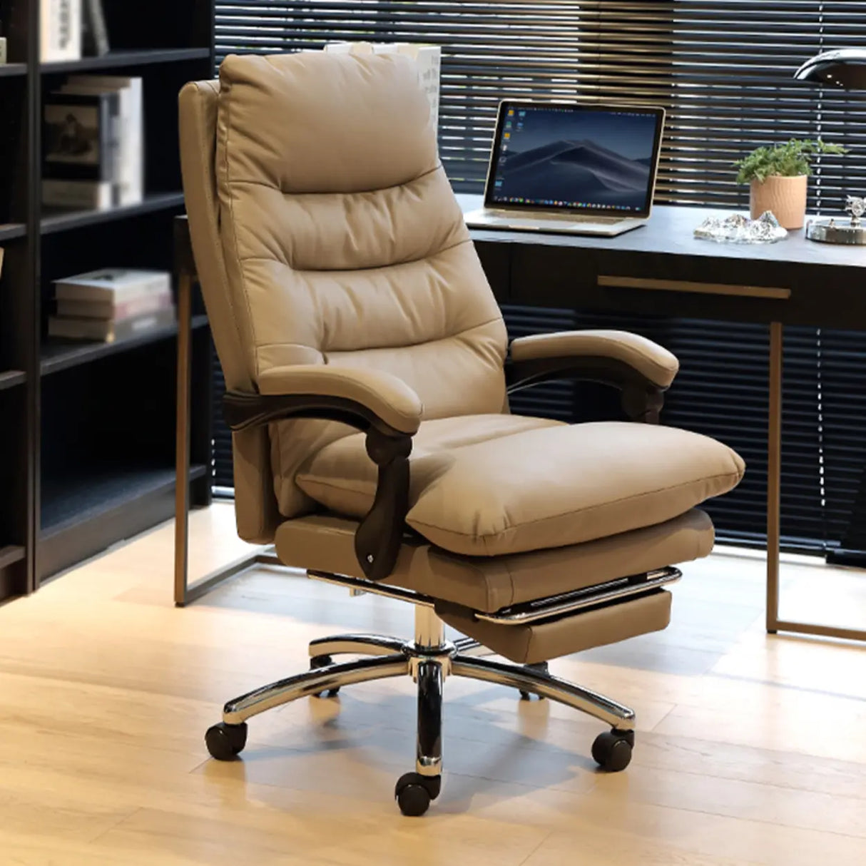 Grey Swivel Adjustable Leather Office Chair with Footrest Image - 7