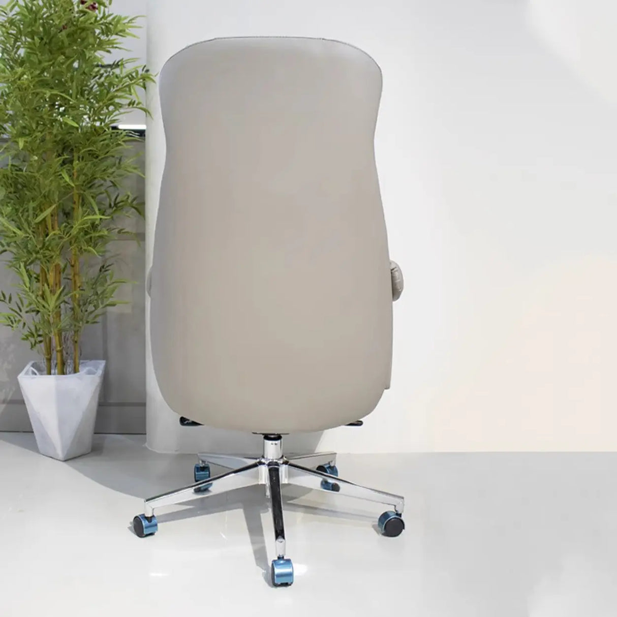 Grey Tilt Adjustable Executive Swivel PU Office Chair Image - 2