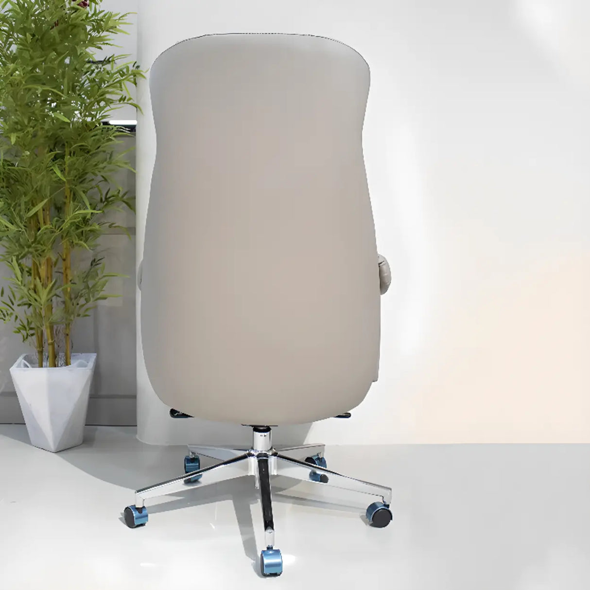 Grey Tilt Adjustable Executive Swivel PU Office Chair Image - 16