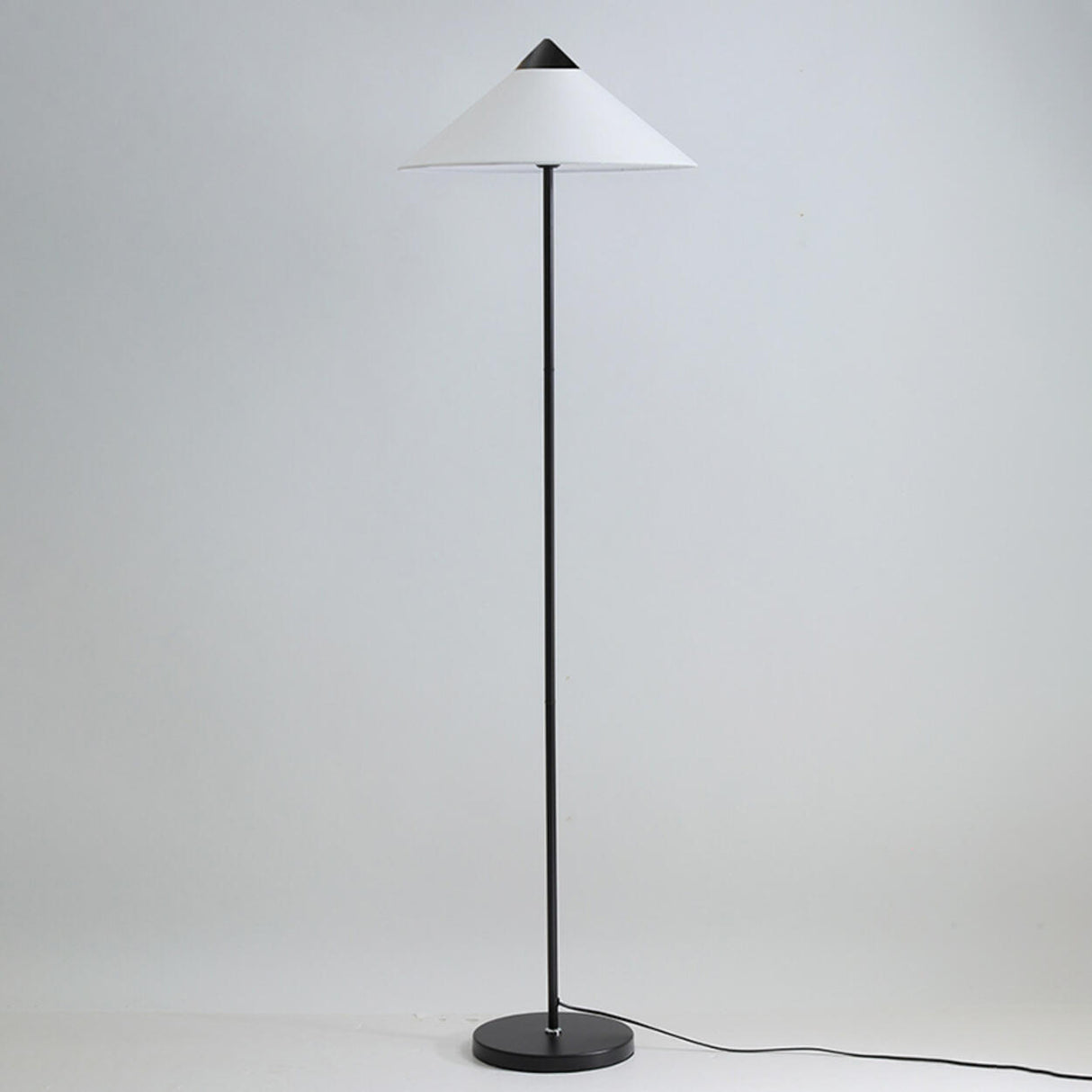Living Room Sleek Pyramid Shade and Gold Floor Lamp Image - 11