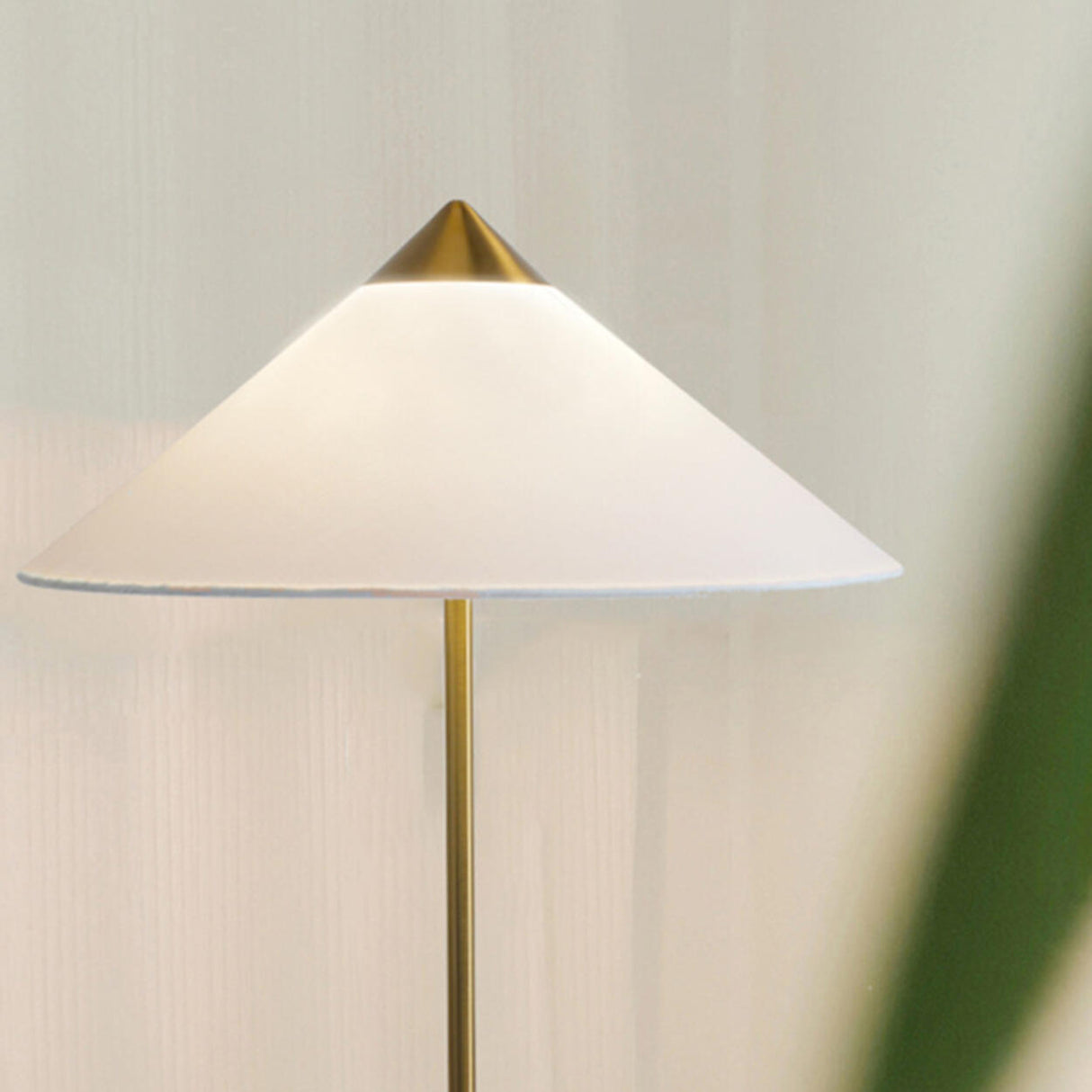 Living Room Sleek Pyramid Shade and Gold Floor Lamp Image - 12