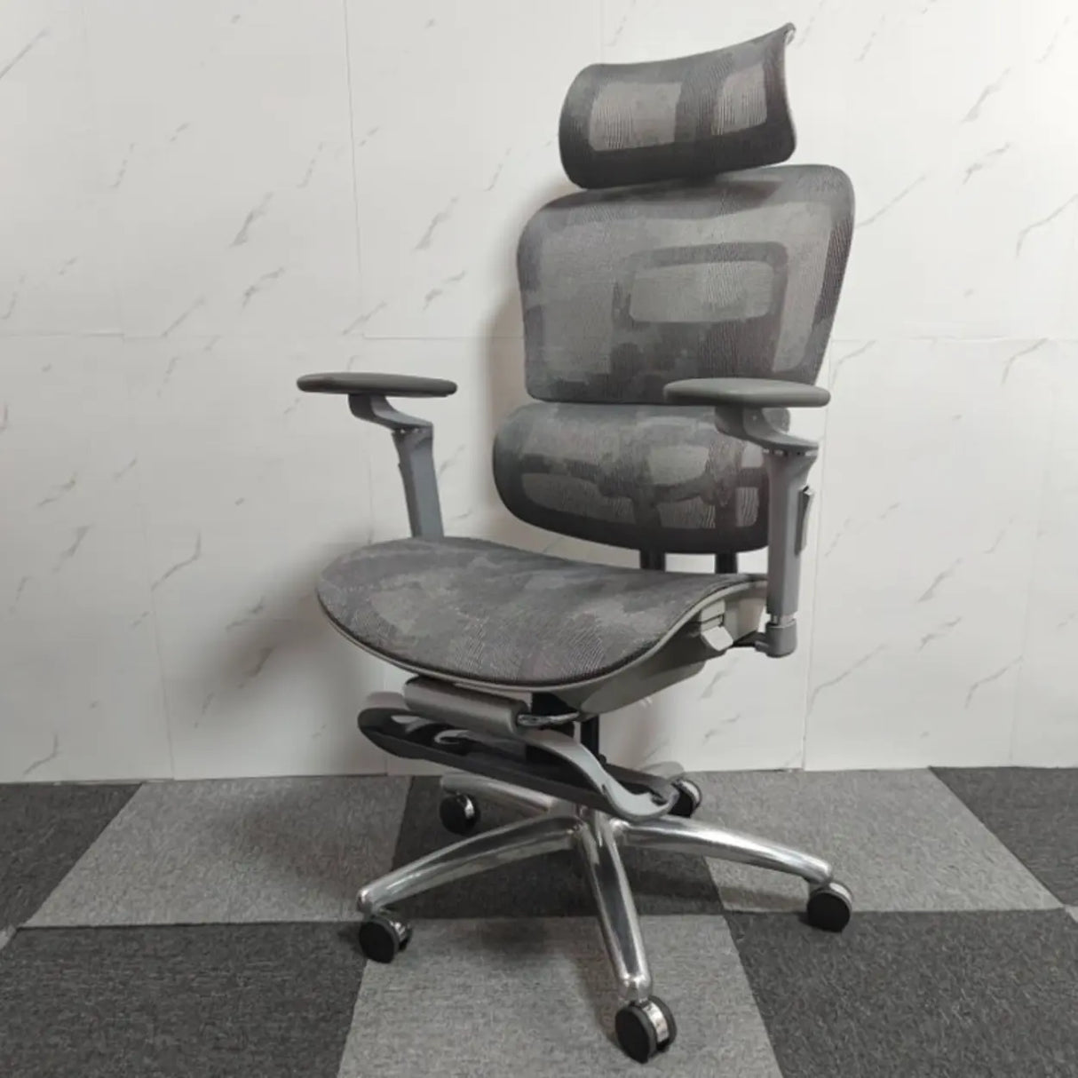 Lumbar Support Ergonomic Mesh Office Chair with Wheels Image - 8