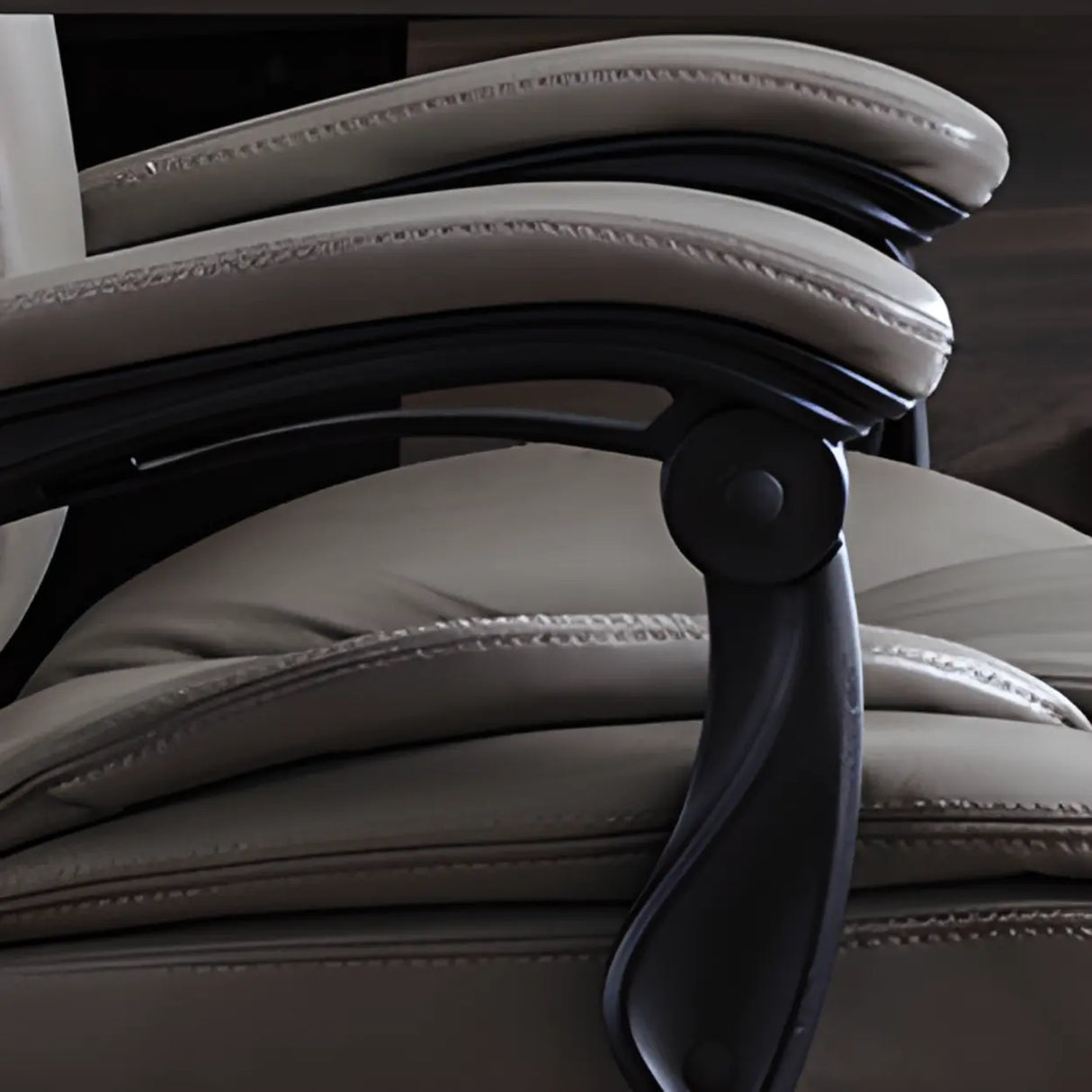 Luxurious Adjustable Swivel Cowhide Black Office Chair Image - 8