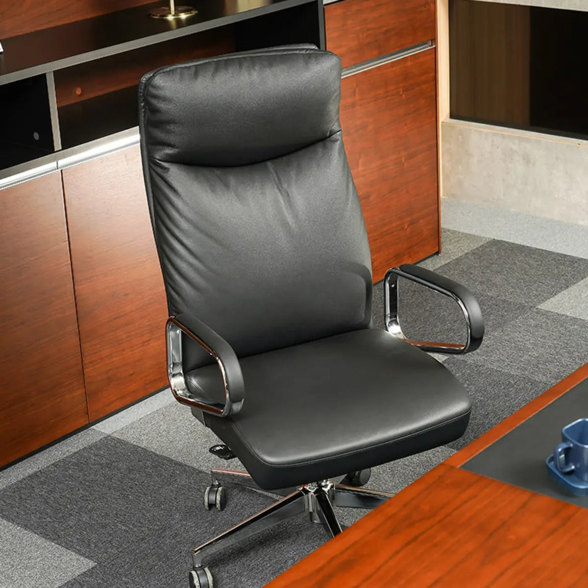 Metal Adjustable Black High-Back Leather Office Chair Image - 3
