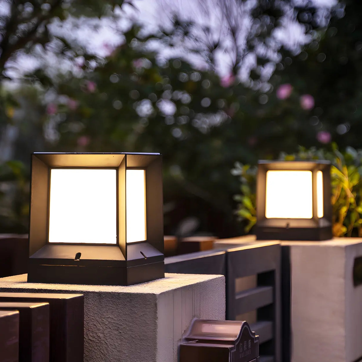 Minimalist Cube Metal Outdoor Fence Post Caps Light Image - 1