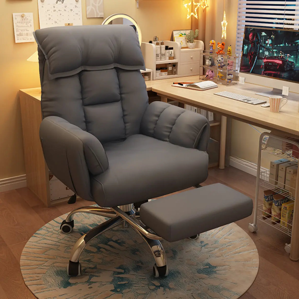 Minimalist Padded Faux Leather Office Chair with Wheels Image - 10