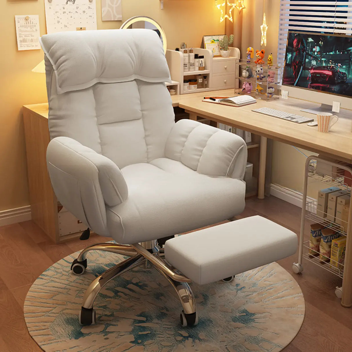 Minimalist Padded Faux Leather Office Chair with Wheels Image - 4