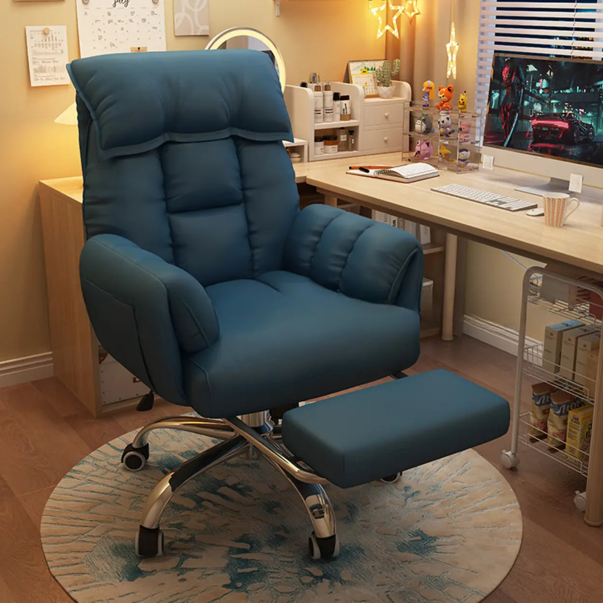 Minimalist Padded Faux Leather Office Chair with Wheels Image - 7