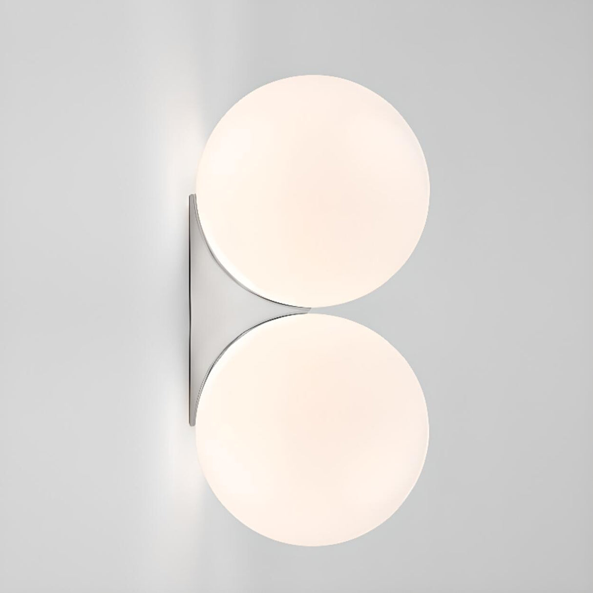 Minimalist White Glass Globe Bedroom Wall Sconce Image - 10