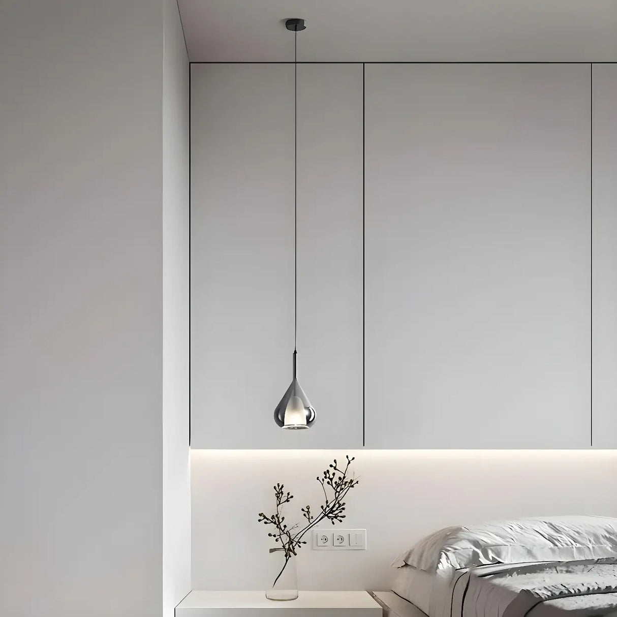 Modern Bedroom Clear Glass Teardrop Pendant Light Image - 23
