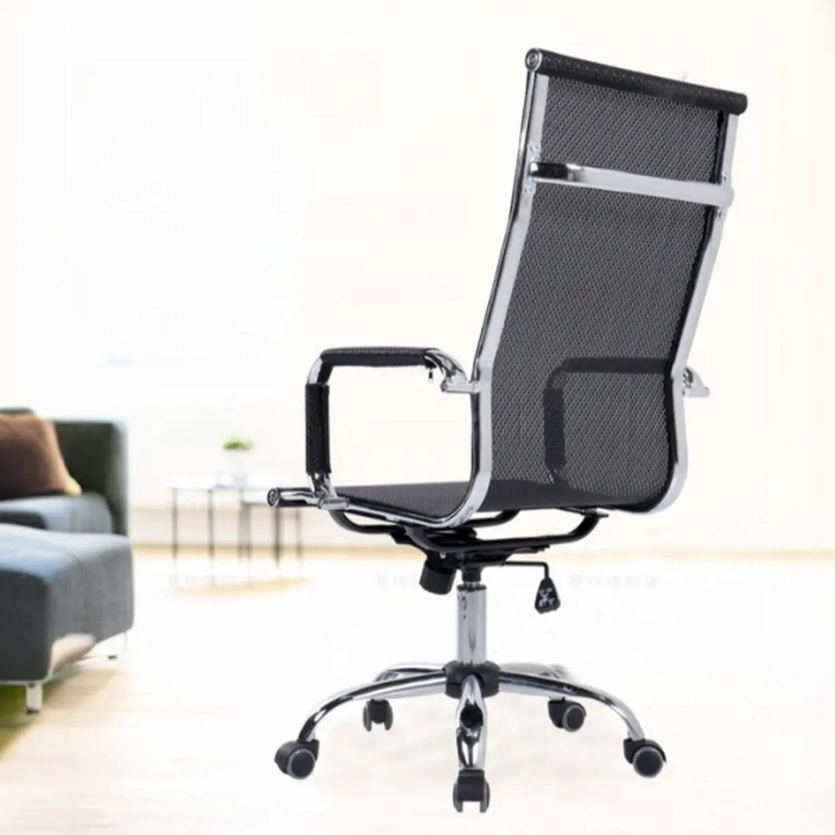 Modern Black Adjustable Arms Ergonomic Mesh Office Chair Image - 2