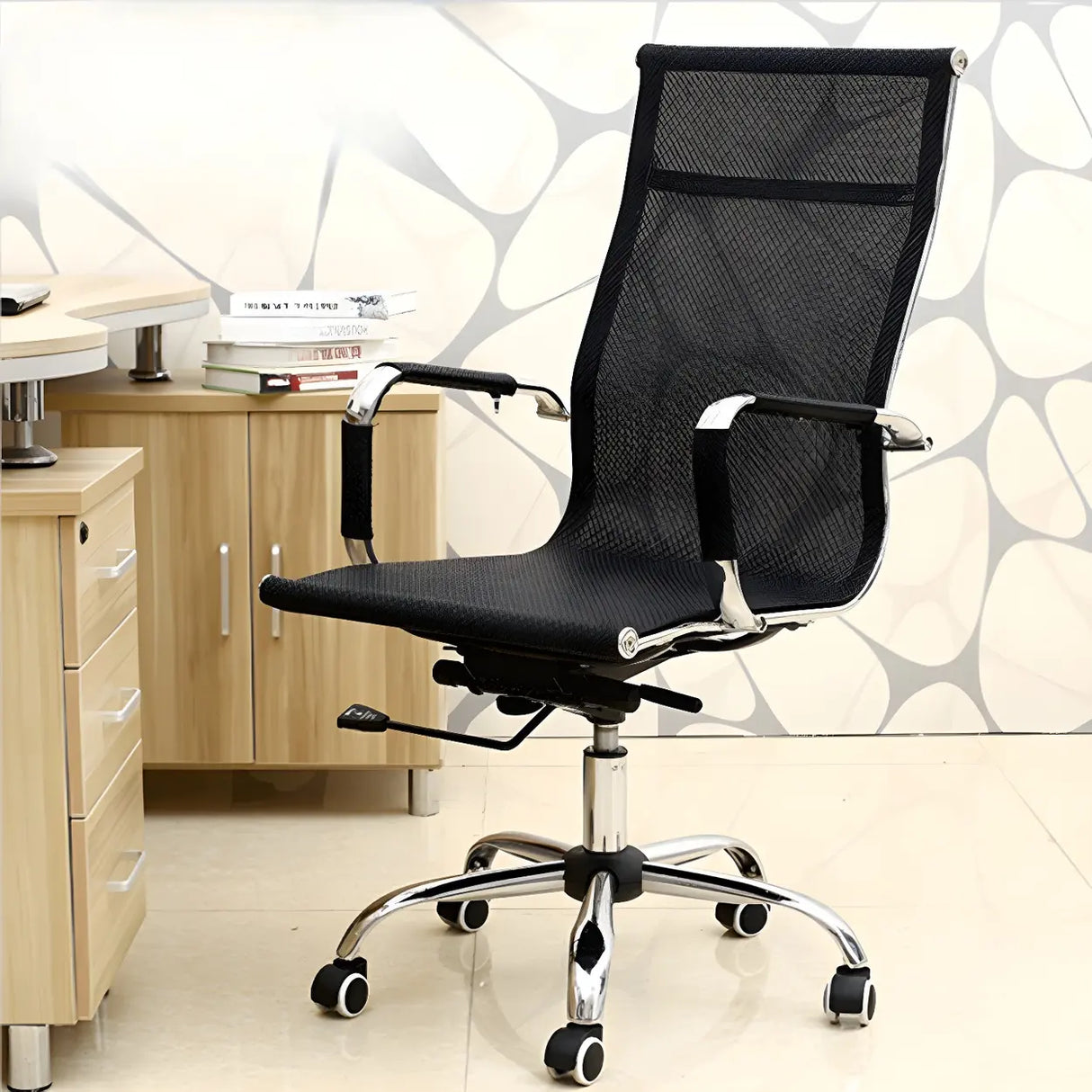 Modern Black Ergonomic Leather Office Chair with Wheels Image - 4