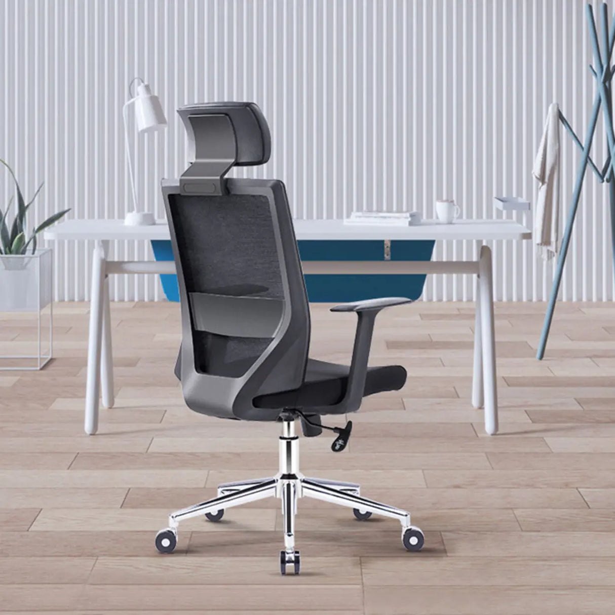 Modern Black High-Back Mesh Office Chair with Headrest Image - 7
