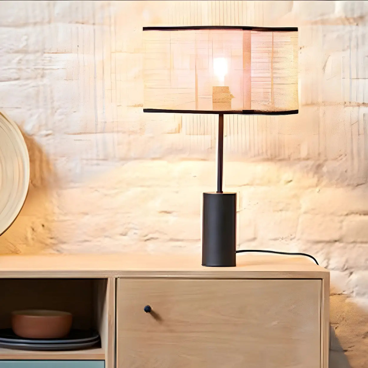 Modern Cylinder Rattan Shape Metal Base Table Lamp Image - 10