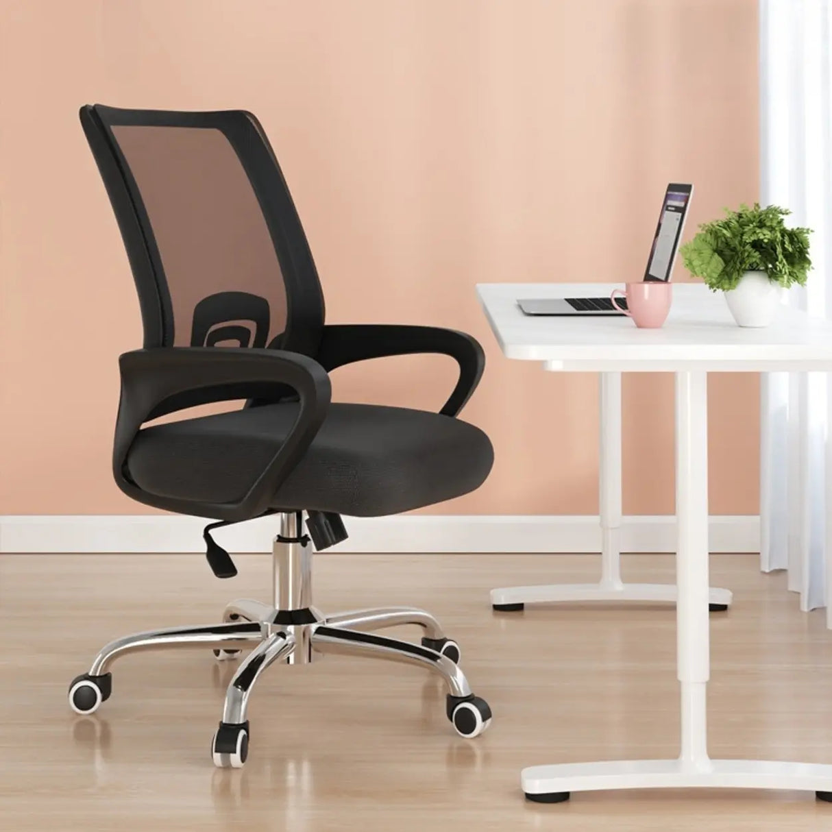 Modern Mesh Back Adjustable Black Office Task Chair Image - 4