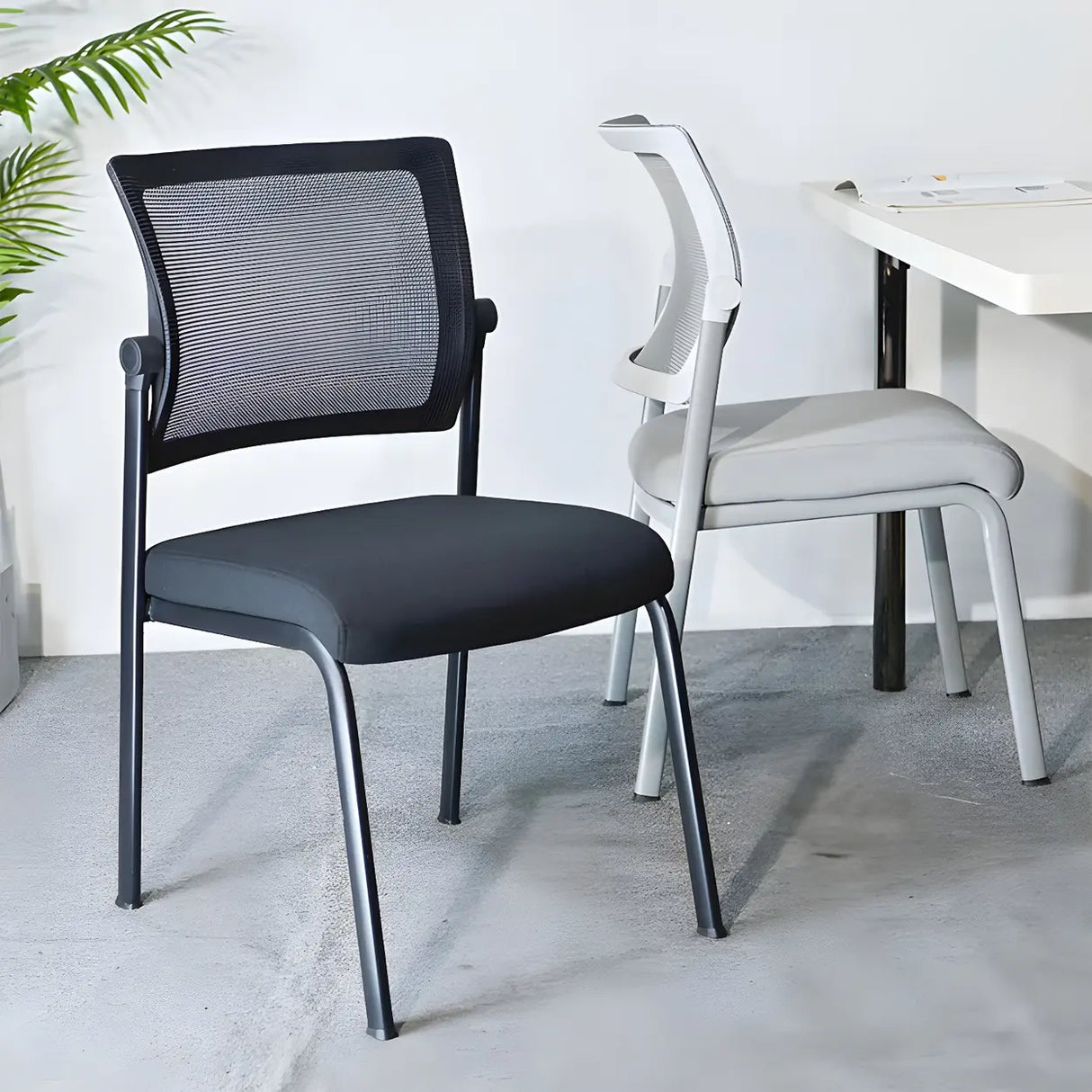 Modern Mesh Metal Frame Black Ergonomic Office Chair Image - 1