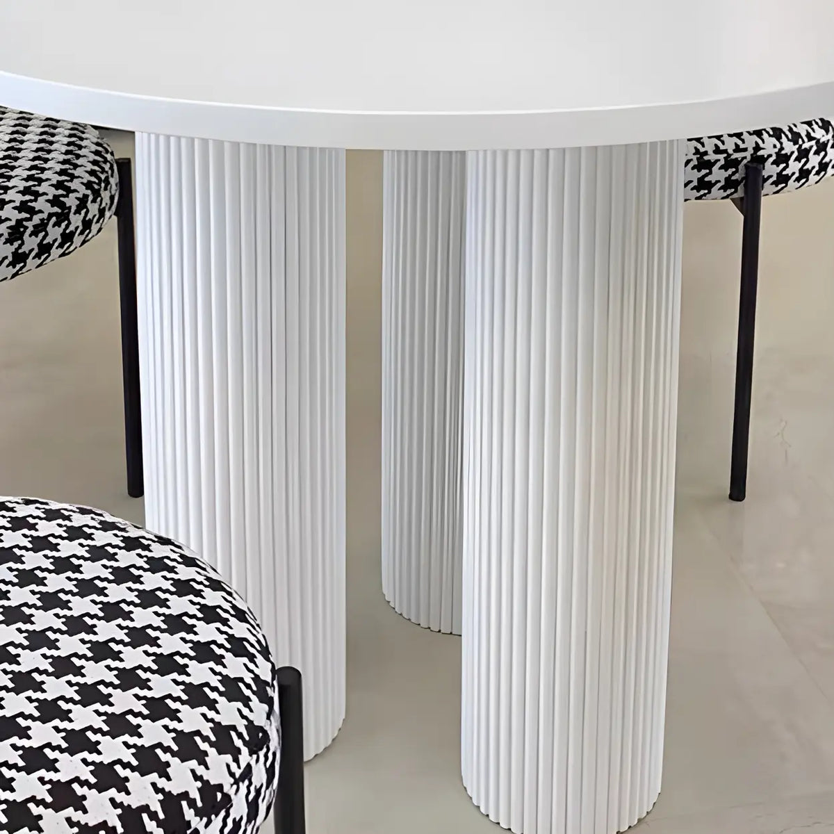 Modern Round White Oak Wood Dining Table Image - 10